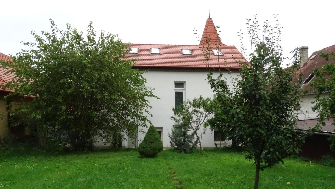 Villa Esztergom Exterior foto